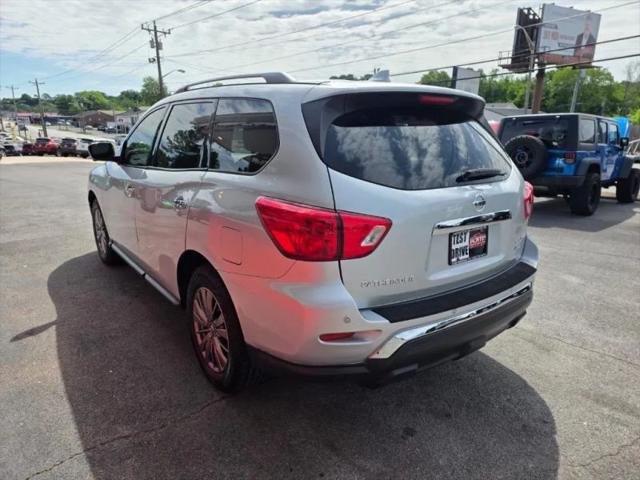 2019 Nissan Pathfinder SL