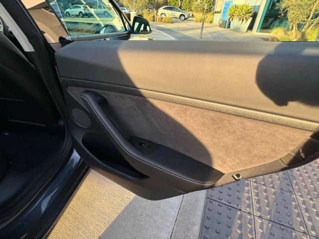 2022 Tesla Model 3 Rear-Wheel Drive