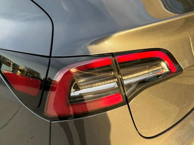 2022 Tesla Model 3 Rear-Wheel Drive