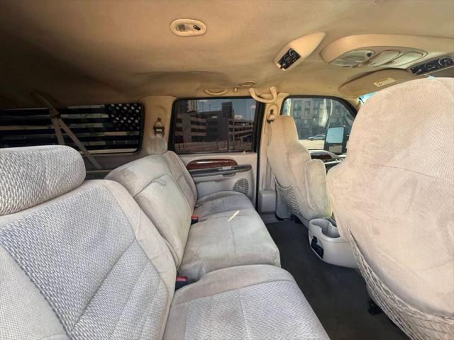 2004 Ford Excursion XLS
