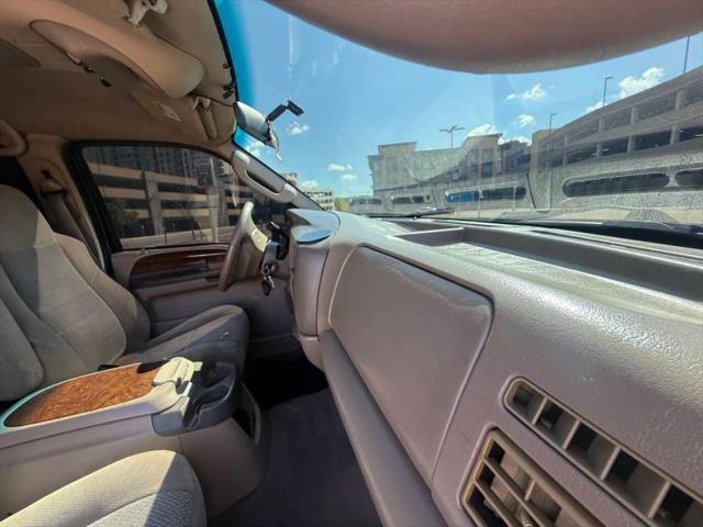 2004 Ford Excursion XLS