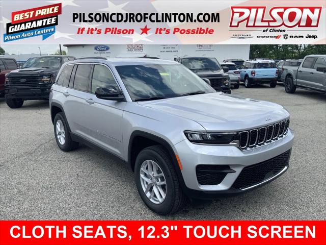 2026 Jeep Grand Cherokee Laredo 4x4 for sale in Clinton, IN