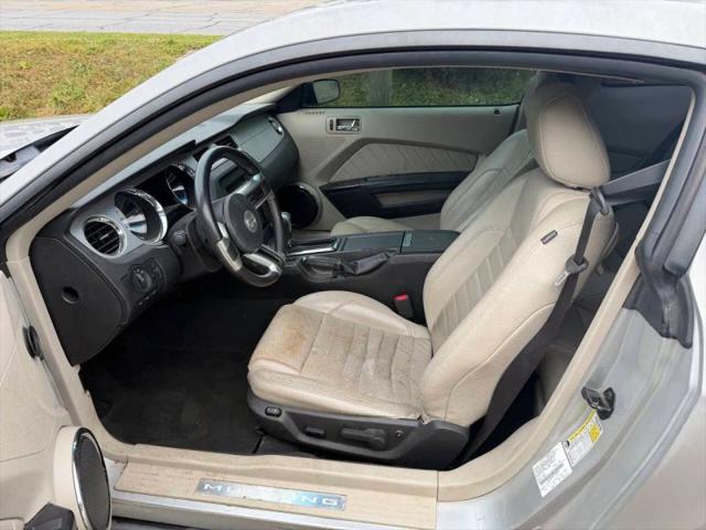 2010 Ford Mustang V6 Premium