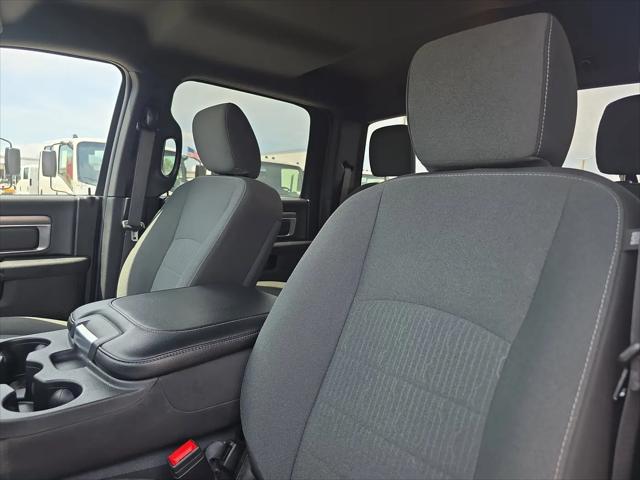 2024 Ram 1500 Classic Warlock Crew Cab 4x4 5'7" Box