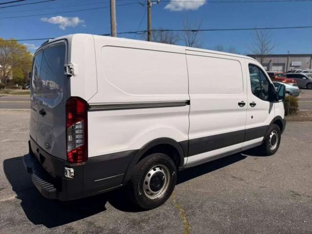 2017 Ford Transit w/60/40 Side Door w/RWB