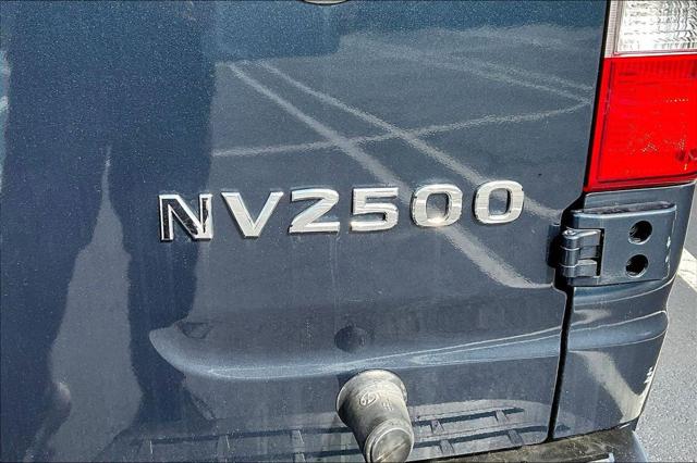 2021 Nissan 2500 SV Standard Roof V6