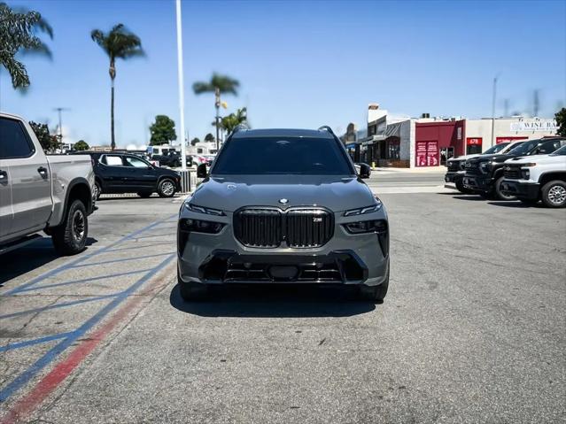 2025 BMW X7 M60i