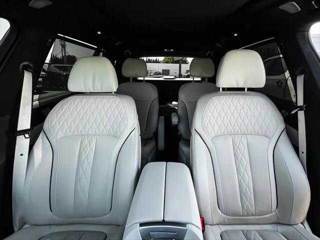2025 BMW X7 M60i
