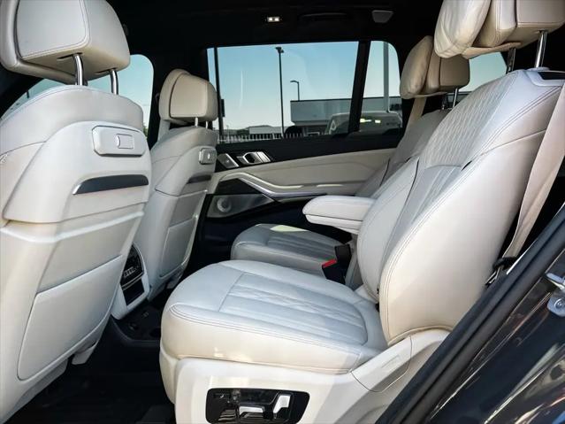 2025 BMW X7 M60i