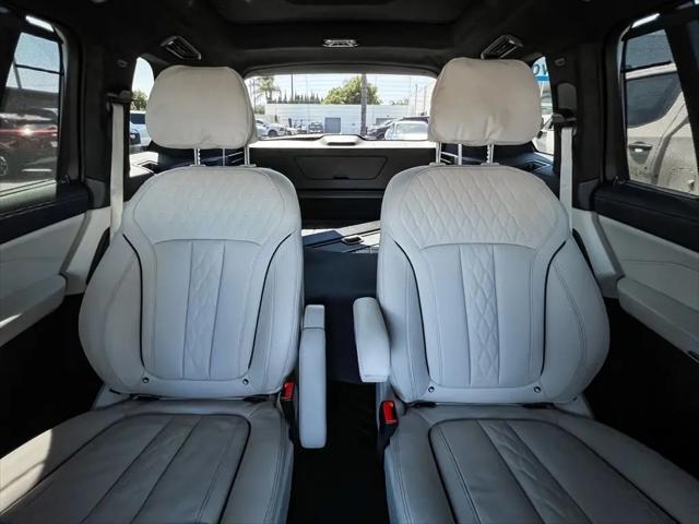 2025 BMW X7 M60i
