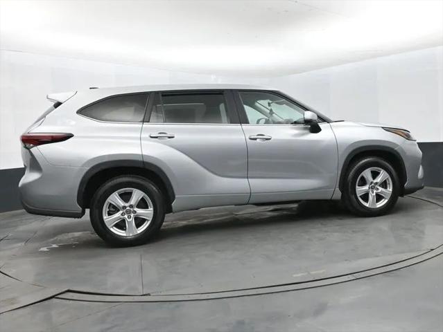 2025 Toyota Highlander LE