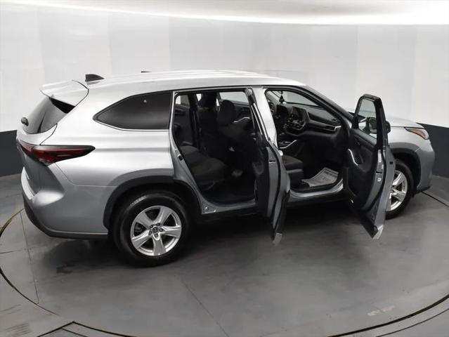 2025 Toyota Highlander LE