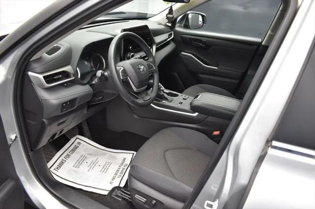 2025 Toyota Highlander LE
