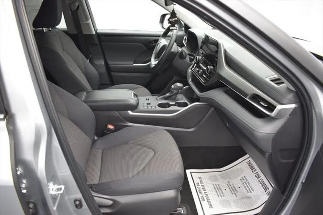 2025 Toyota Highlander LE