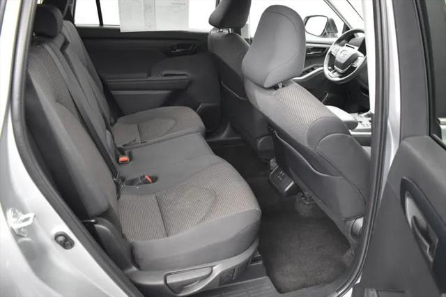 2025 Toyota Highlander LE