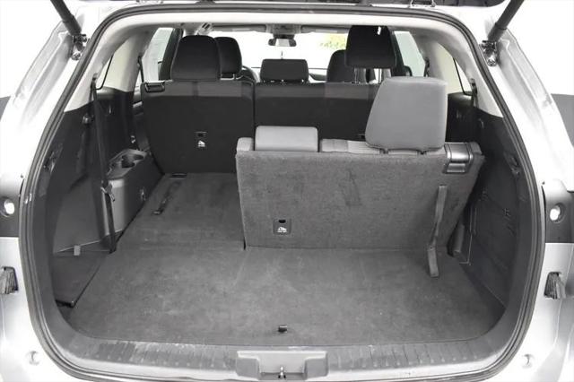2025 Toyota Highlander LE