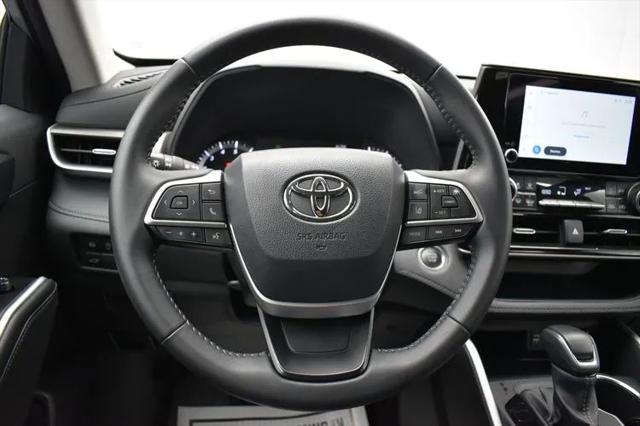 2025 Toyota Highlander LE