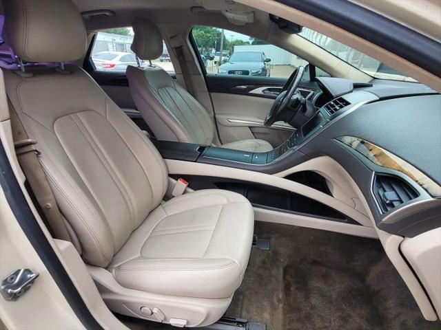 2016 Lincoln MKZ Base