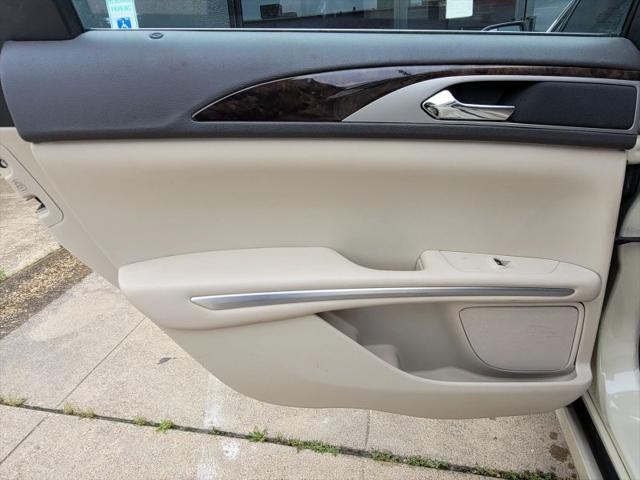 2016 Lincoln MKZ Base