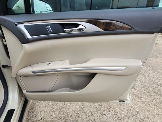 2016 Lincoln MKZ Base