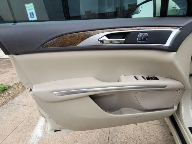 2016 Lincoln MKZ Base