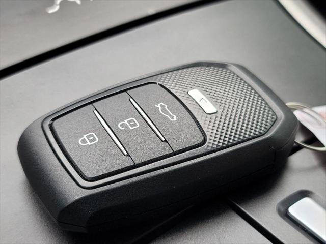 2016 Lincoln MKZ Base