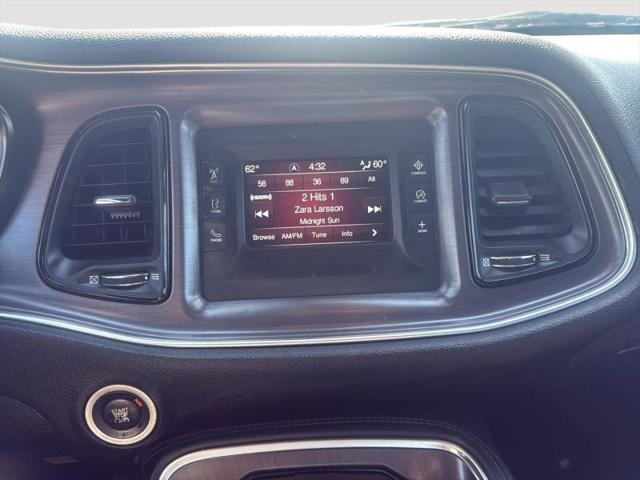 2016 Dodge Challenger SXT