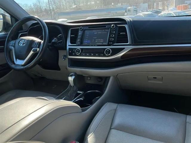 2016 Toyota Highlander Hybrid Limited Platinum V6