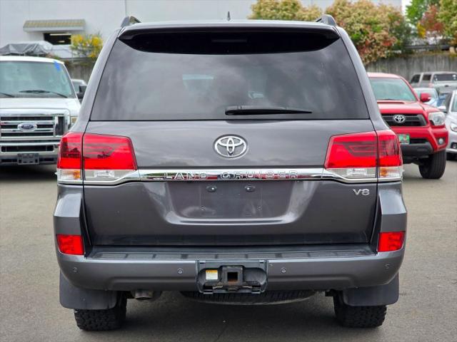 2018 Toyota Land Cruiser V8