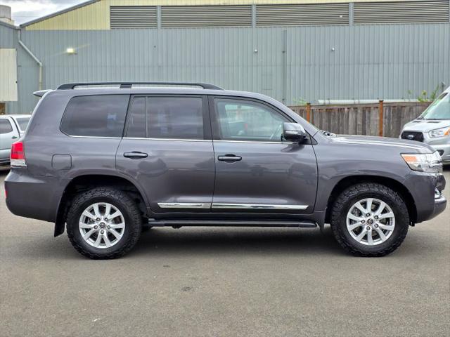 2018 Toyota Land Cruiser V8