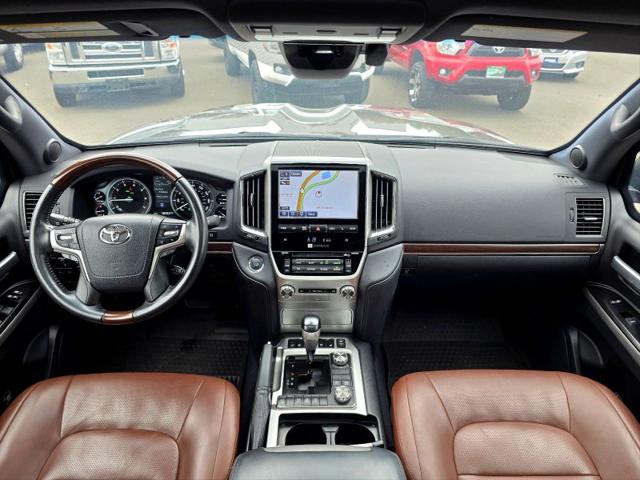 2018 Toyota Land Cruiser V8