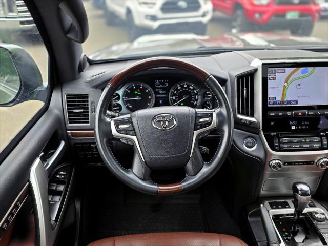 2018 Toyota Land Cruiser V8