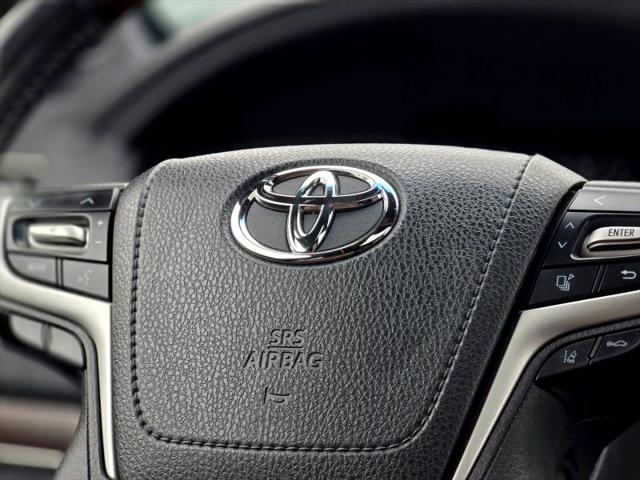 2018 Toyota Land Cruiser V8