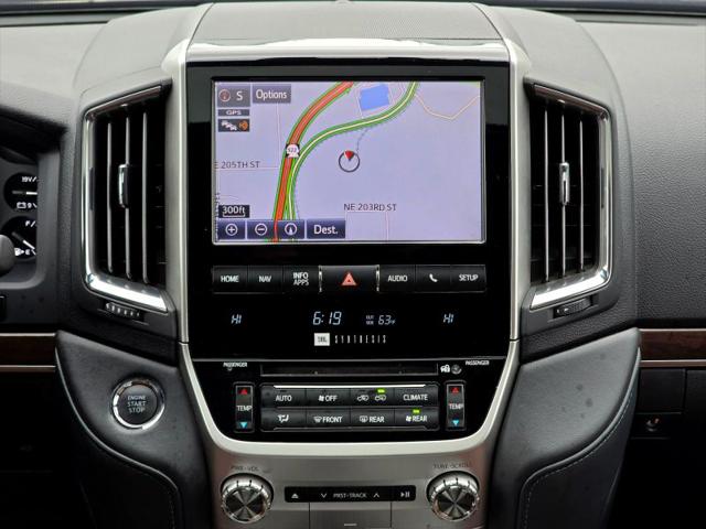2018 Toyota Land Cruiser V8