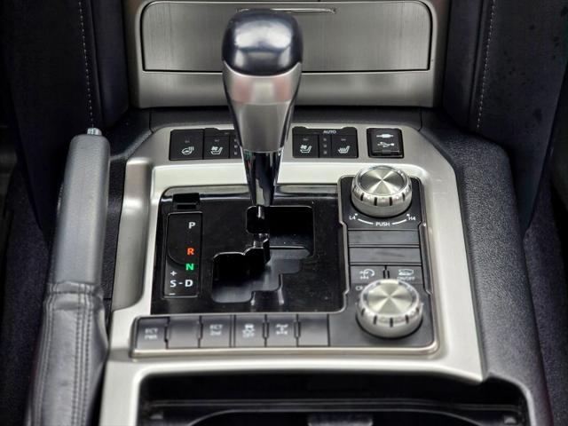 2018 Toyota Land Cruiser V8