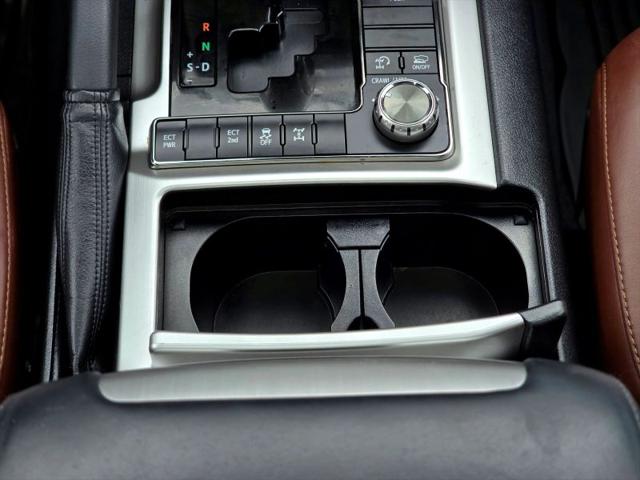 2018 Toyota Land Cruiser V8