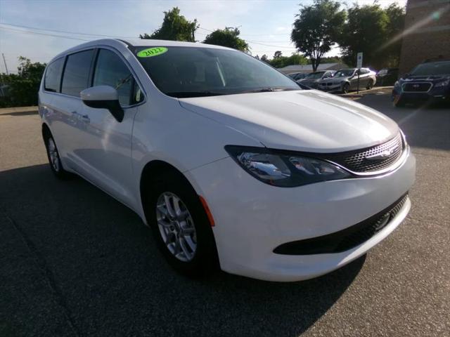 2022 Chrysler Voyager LX