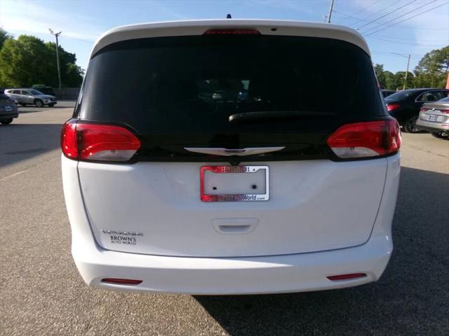 2022 Chrysler Voyager LX