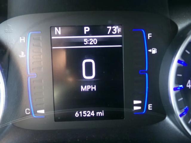 2022 Chrysler Voyager LX