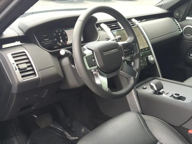 2025 Land Rover Discovery P300 S