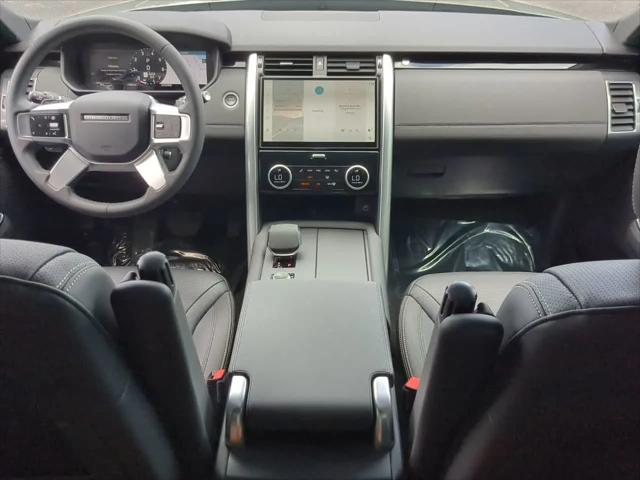 2025 Land Rover Discovery P300 S