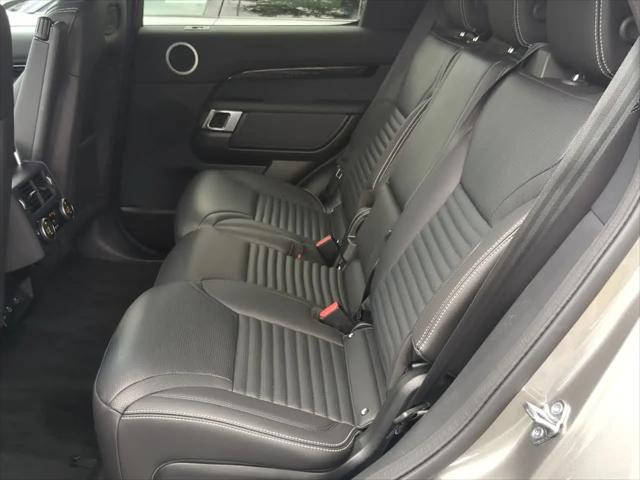 2025 Land Rover Discovery P300 S
