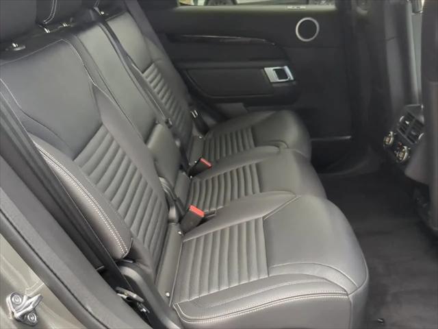 2025 Land Rover Discovery P300 S