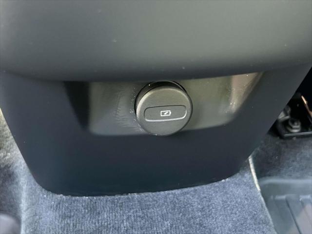 2026 Volvo XC90 Plus, B6 AWD Gas (mild hybrid), Gasoline, Bright, 7 Seats