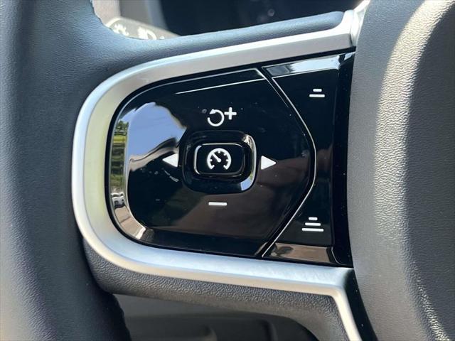 2026 Volvo XC90 Plus, B6 AWD Gas (mild hybrid), Gasoline, Bright, 7 Seats