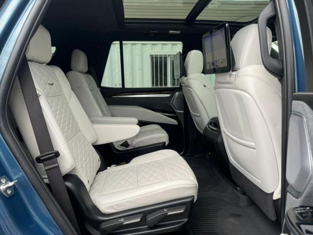 2025 Cadillac Escalade Sport Platinum