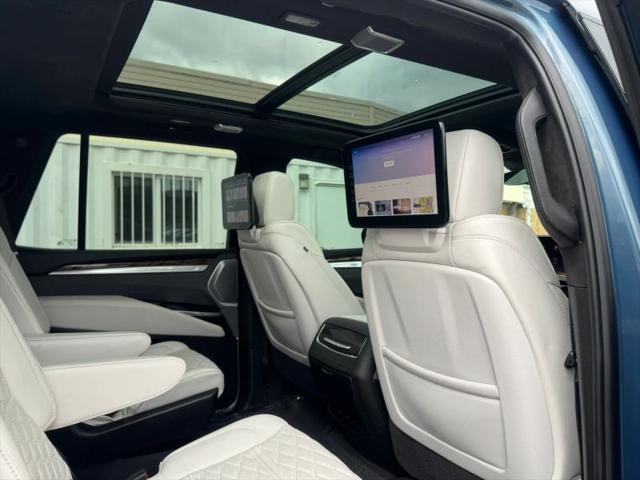 2025 Cadillac Escalade Sport Platinum