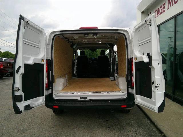 2024 Ford Transit Cargo Van w/LWB w/9 950-lb GVWR
