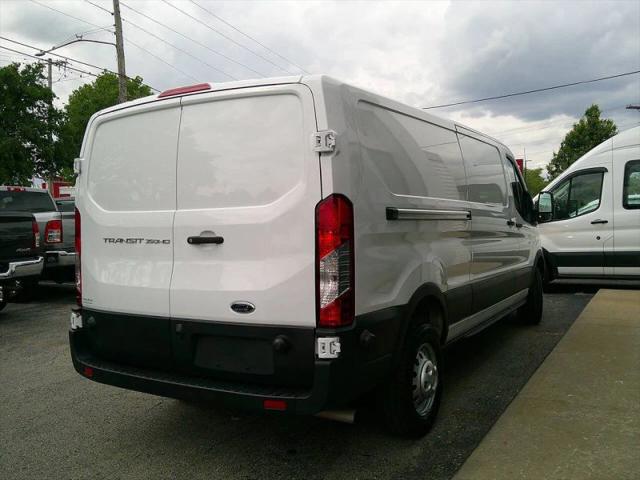 2024 Ford Transit Cargo Van w/LWB w/9 950-lb GVWR