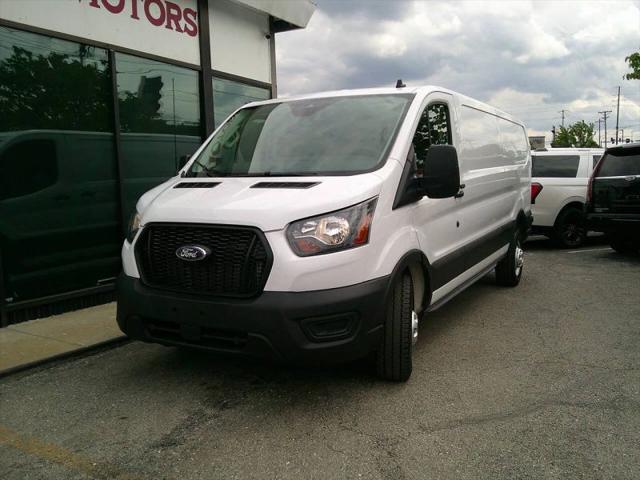 2024 Ford Transit Cargo Van w/LWB w/9 950-lb GVWR